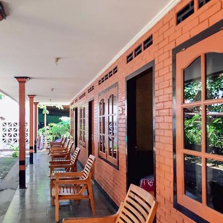 Oka Homestay Mitra Reddoorz Mataram Ngoại thất bức ảnh