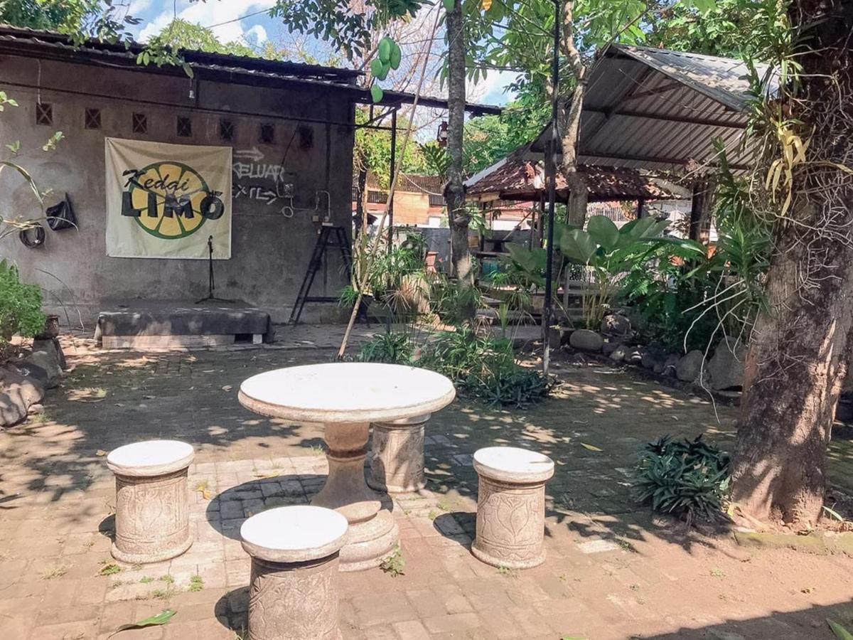 Oka Homestay Mitra Reddoorz Mataram Ngoại thất bức ảnh