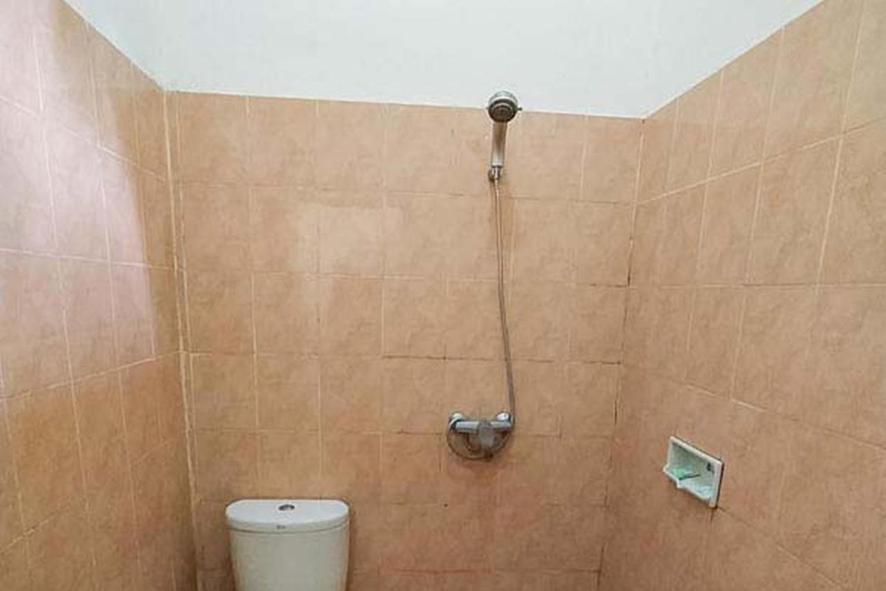 Oka Homestay Mitra Reddoorz Mataram Ngoại thất bức ảnh