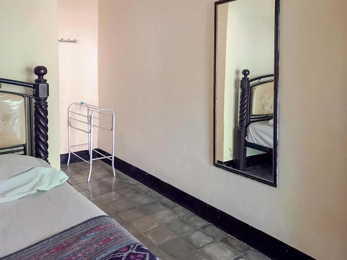 Oka Homestay Mitra Reddoorz Mataram Ngoại thất bức ảnh